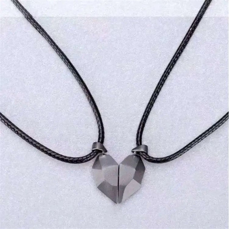 2Pcs Fashion Lovers Matching Friendship Heart Pendant Couple Magnetic Distance Faceted Heart Pendant Necklace Couple Jewelry
